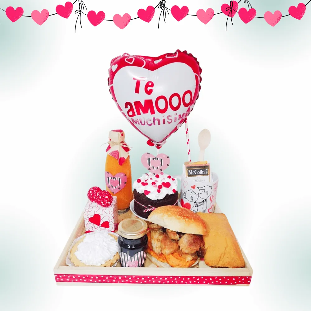 Desayuno Amor Criollo con chicharrón, tamal, mini torta y globo romántico en Lima