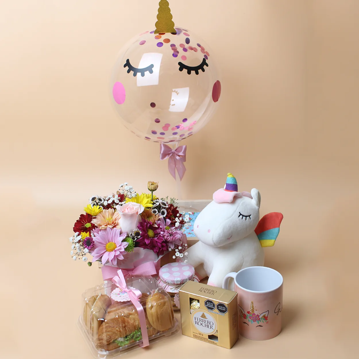 Regalo de unicornio con chocolates Ferrero Rocher y taza personalizada
