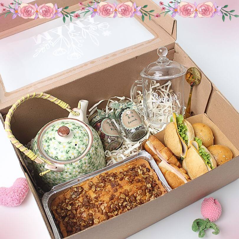 desayuno tea time día de la madre con tetera infusiones y taza personalizada