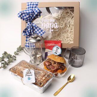 desayuno-coffee-time-para-el-dia-del-padre-con-cafetera-y-taza-personalizada